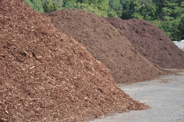 Brown Mulch Delivery in Plano